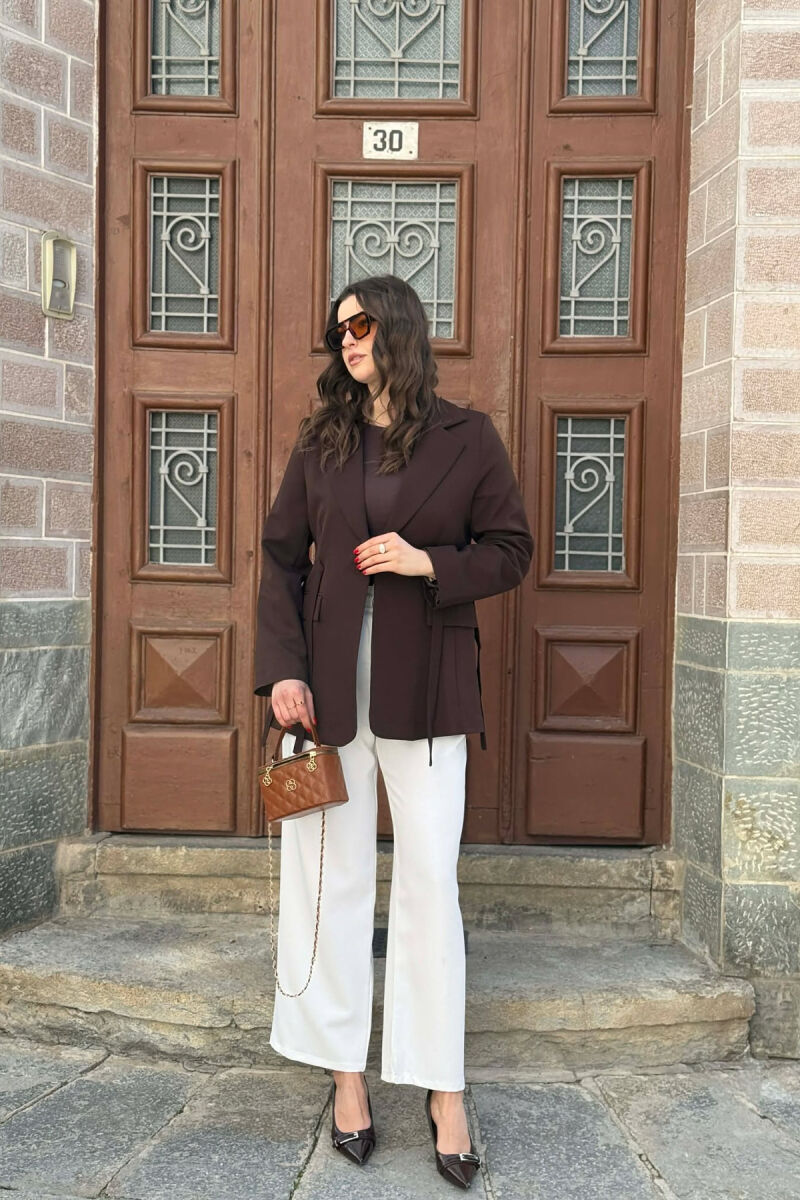 XHAKETE NJE NGJYRESHE ME BUTONA PER FEMRA NE NGJYRE KAFE - 3