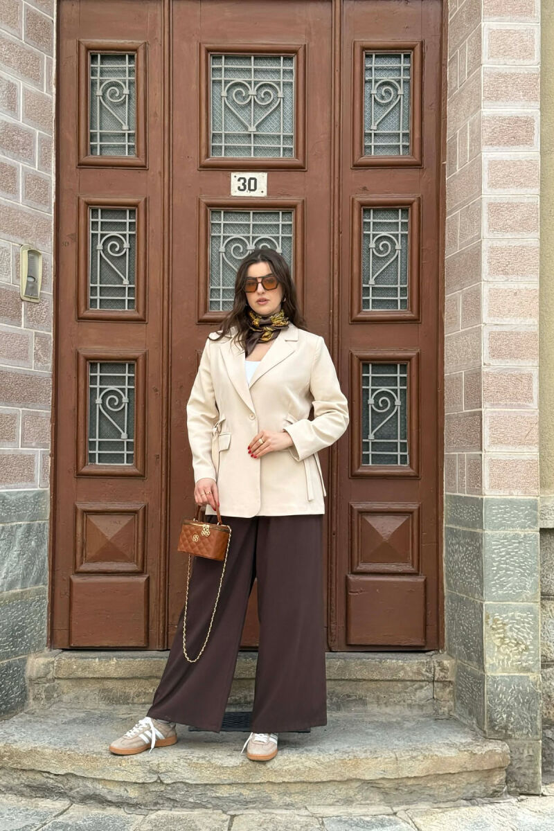 XHAKETE NJE NGJYRESHE ME BUTONA PER FEMRA NE NGJYRE KREM - 5