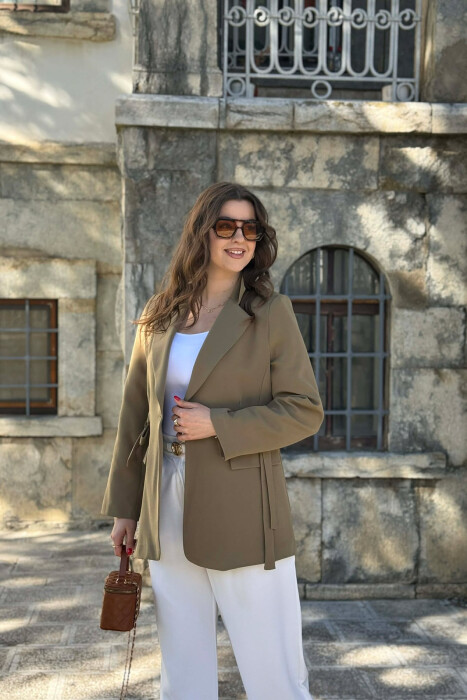 XHAKETE NJE NGJYRESHE ME BUTONA PER FEMRA NE NGJYRE ULLI - 3