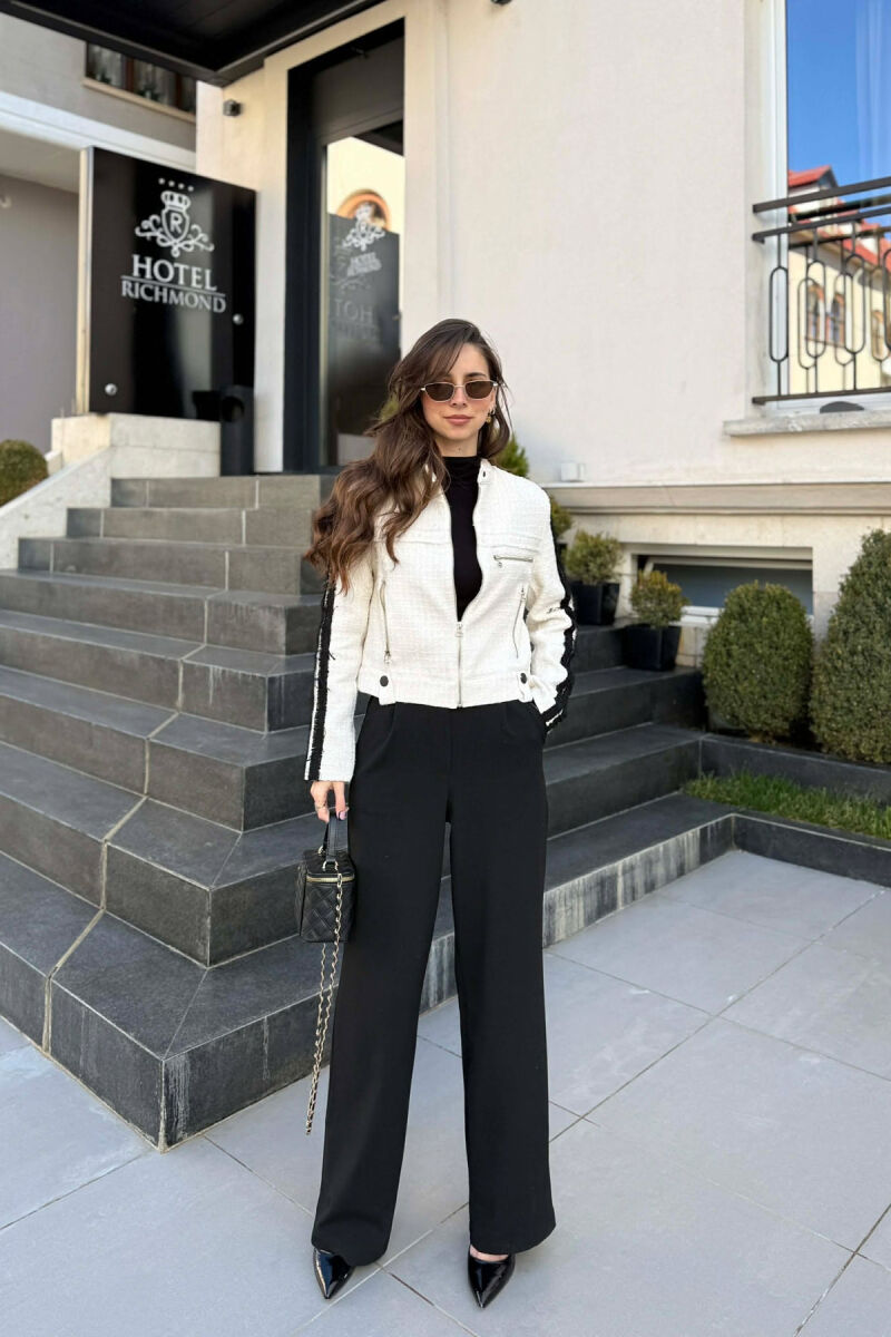 XHAKETE NJE NGJYRESHE ME DETAJE ZINXHIRI PER FEMRA NE NGJYRE KREM - 2