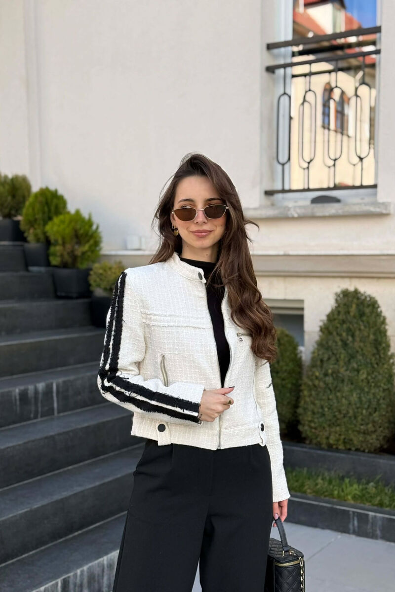 XHAKETE NJE NGJYRESHE ME DETAJE ZINXHIRI PER FEMRA NE NGJYRE KREM - 4