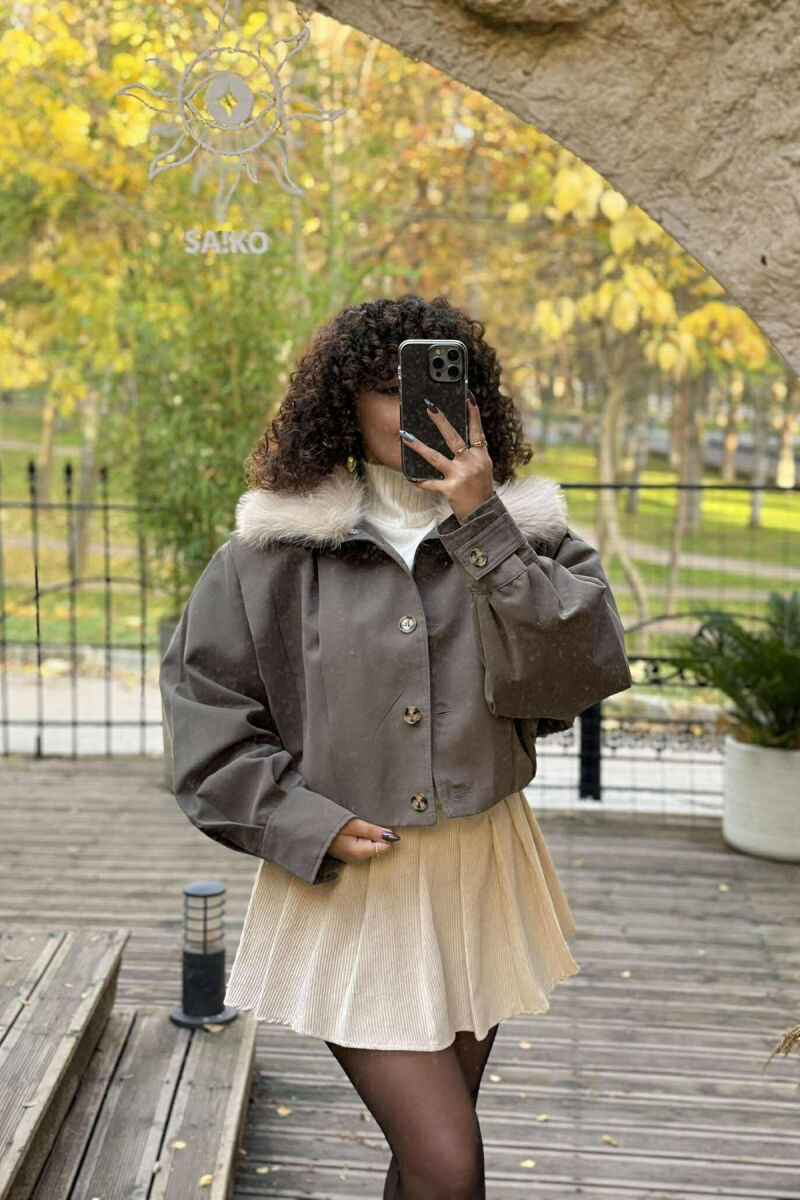 XHAKETË NJË NGJYRËSHE ME GËZOF TË SHKËPUTSHËM PËR FEMRA NË NGJYRË JESHILE - 4