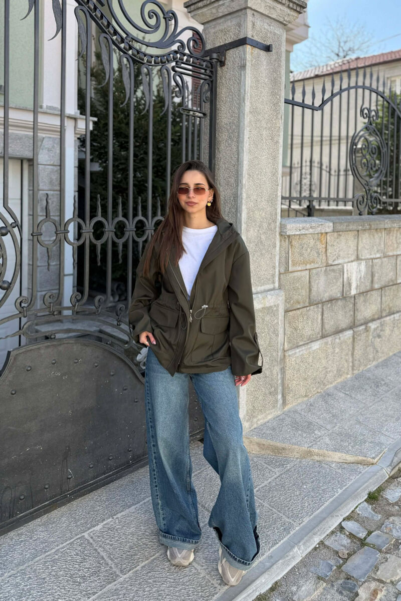 XHAKETE NJE NGJYRESHE ME KAPUÇ DHE ZINXHIR PER FEMRA NE NGJYRE JESHILE - 4