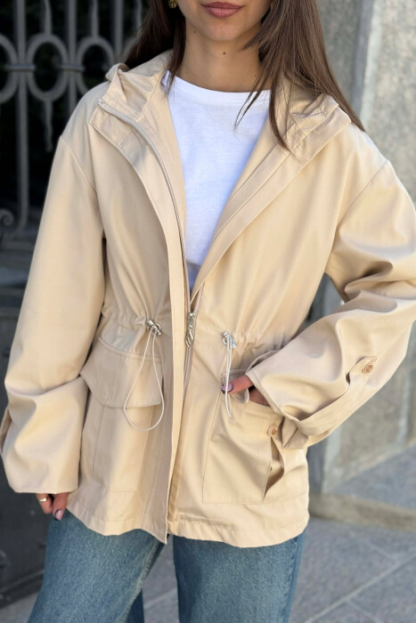 XHAKETE NJE NGJYRESHE ME KAPUÇ DHE ZINXHIR PER FEMRA NE NGJYRE KREM - 3