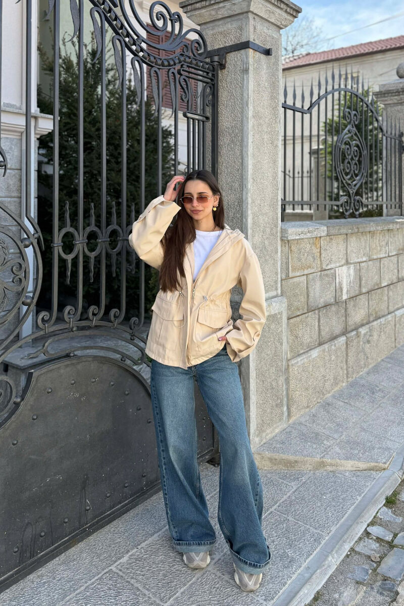 XHAKETE NJE NGJYRESHE ME KAPUÇ DHE ZINXHIR PER FEMRA NE NGJYRE KREM - 5