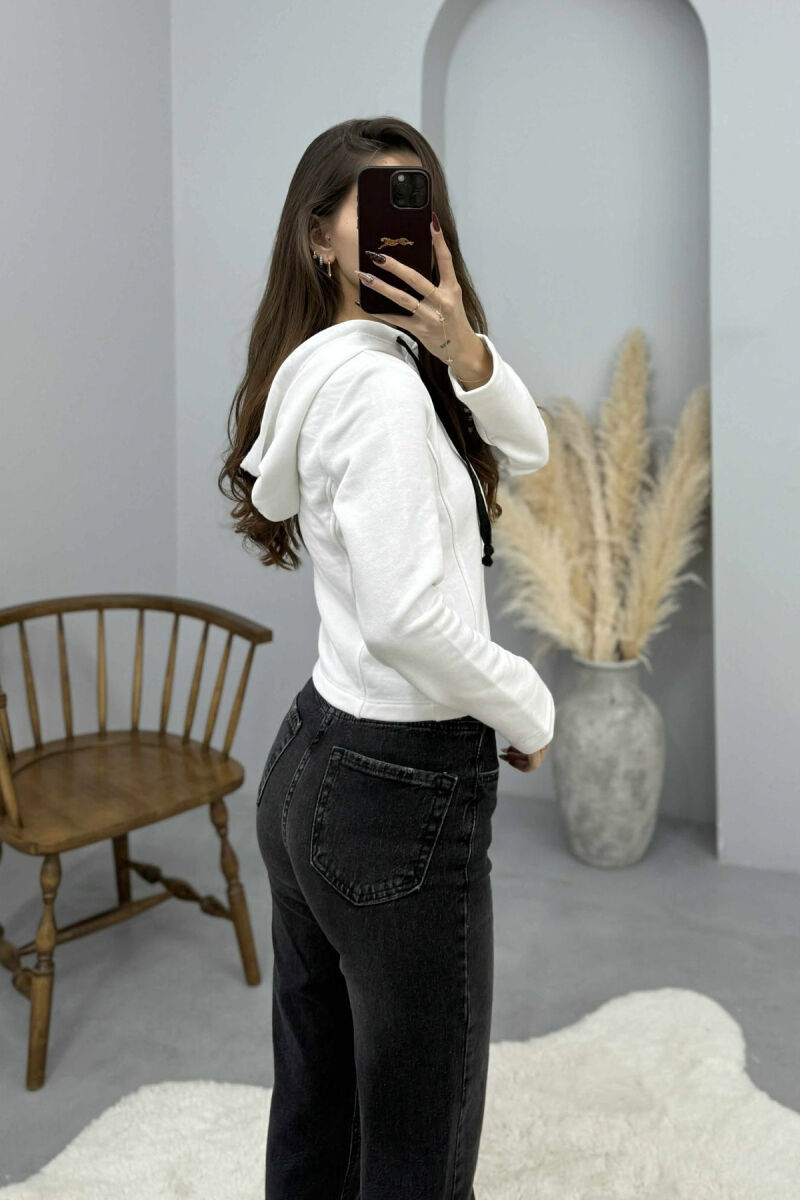 XHAKETE NJE NGJYRESHE ME KAPUÇ DHE ZINXHIR PER FEMRA NE NGJYRE TE BARDHE - 2