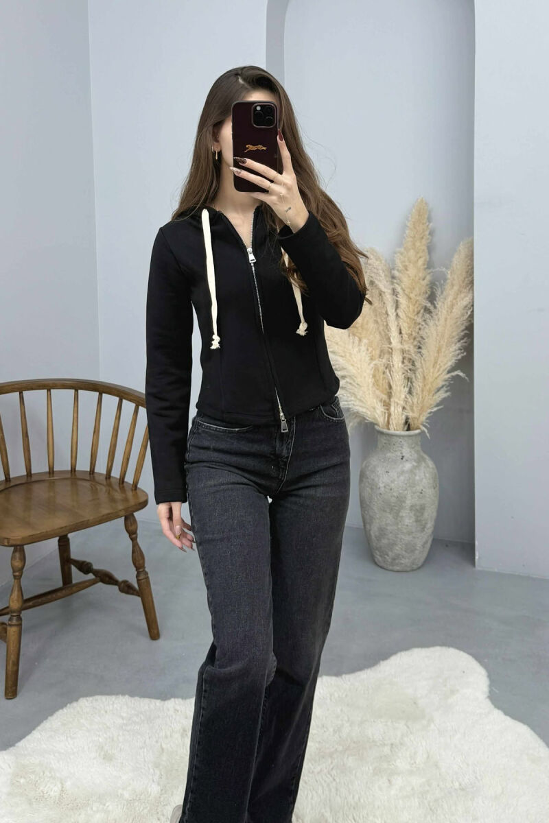 XHAKETE NJE NGJYRESHE ME KAPUÇ DHE ZINXHIR PER FEMRA NE NGJYRE TE ZEZE - 1