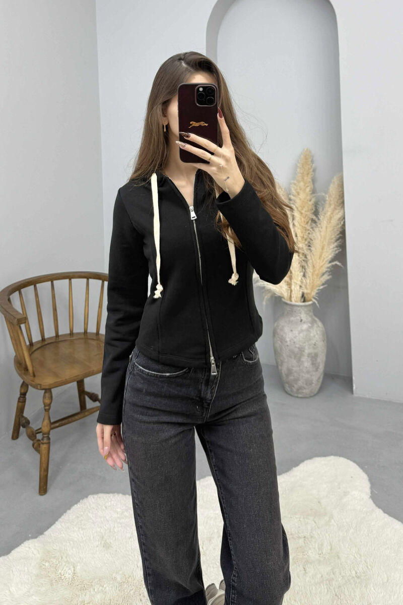 XHAKETE NJE NGJYRESHE ME KAPUÇ DHE ZINXHIR PER FEMRA NE NGJYRE TE ZEZE - 2