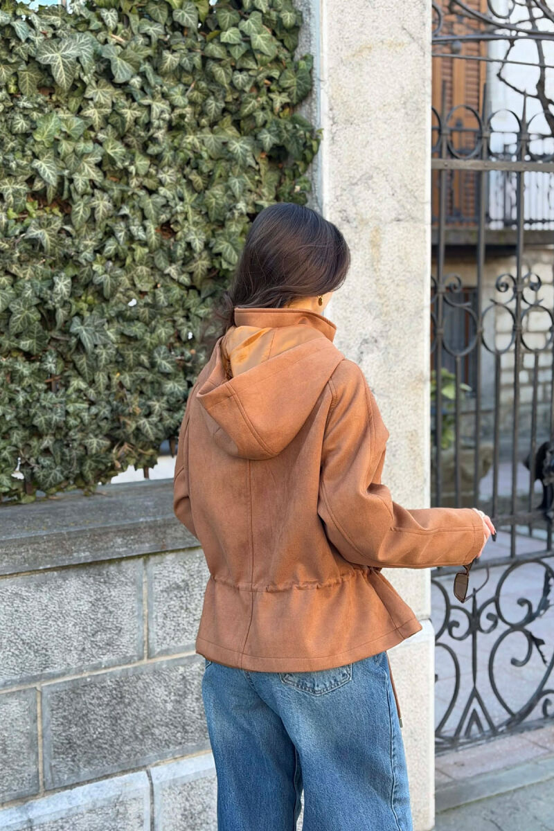 XHAKETE NJE NGJYRESHE ME KAPUC PER FEMRA NE NGJYRE KAFE - 6