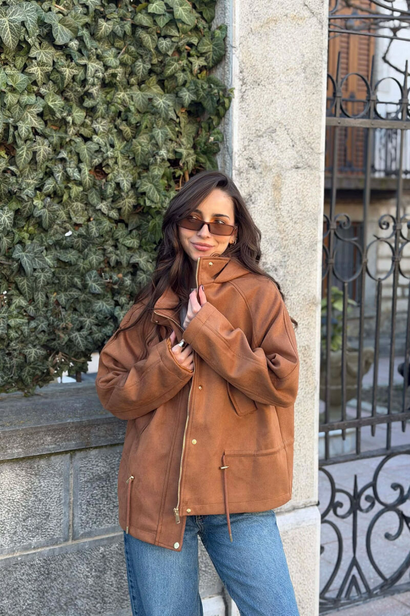 XHAKETE NJE NGJYRESHE ME KAPUC PER FEMRA NE NGJYRE KAFE - 4