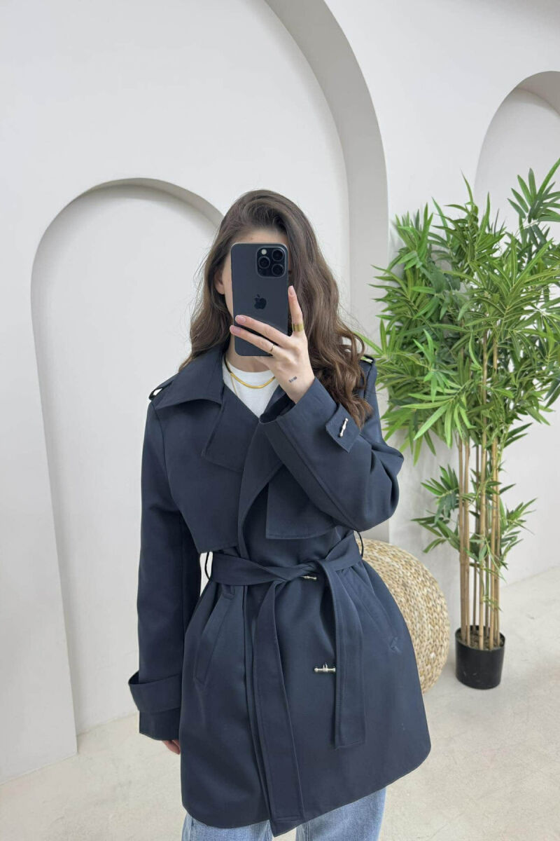 XHAKETË NJË NGJYRËSHE ME KOPSA PËR FEMRA NË NGJYRËN BLU E ERRËT - 2