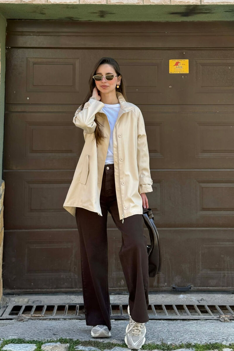 XHAKETE NJE NGJYRESHE ME ZINXHIR DHE BUTONA PER FEMRA NE NGJYRE KREM - 2