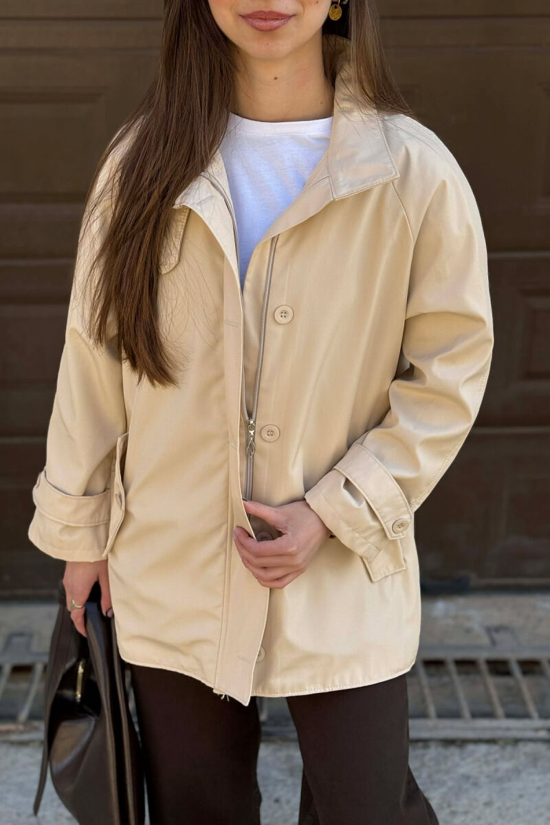 XHAKETE NJE NGJYRESHE ME ZINXHIR DHE BUTONA PER FEMRA NE NGJYRE KREM - 3