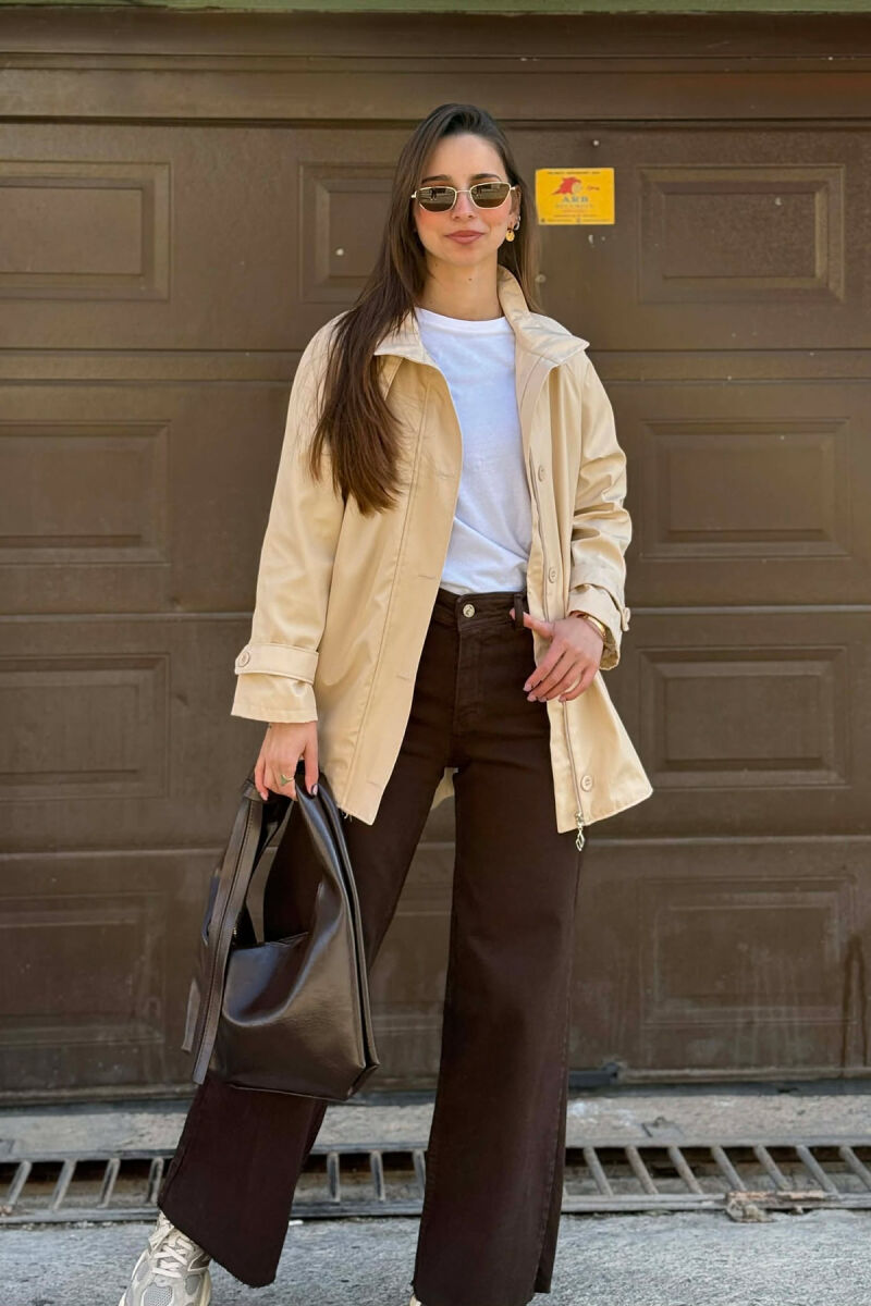 XHAKETE NJE NGJYRESHE ME ZINXHIR DHE BUTONA PER FEMRA NE NGJYRE KREM - 5