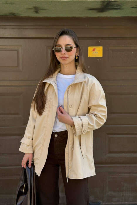 XHAKETE NJE NGJYRESHE ME ZINXHIR DHE BUTONA PER FEMRA NE NGJYRE KREM - 6