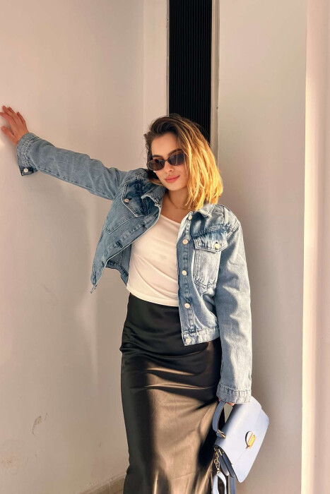 XHAKETË NJË NGJYRËSHE XHINS PËR FEMRA NË NGJYRËN BLU E ZBARDHUR - KLAUDIO FASHION