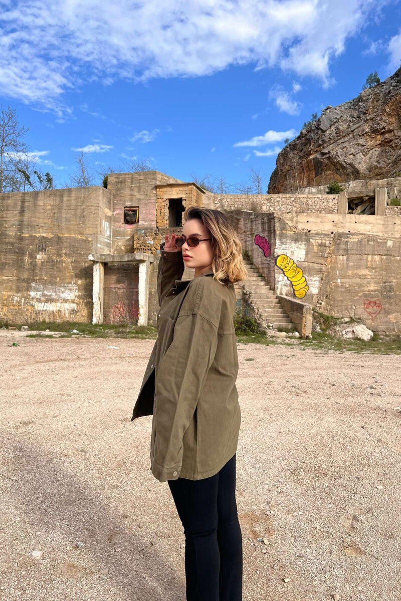 XHAKETË XHINS ME XHEPA PËR FEMRA NË NGJYRËN JESHILE - 2