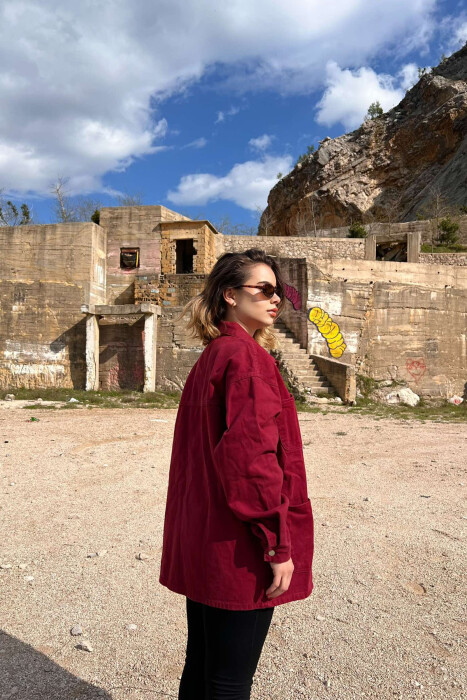 XHAKETË XHINS ME XHEPA PËR FEMRA NË NGJYRËN VISHNJË - 3