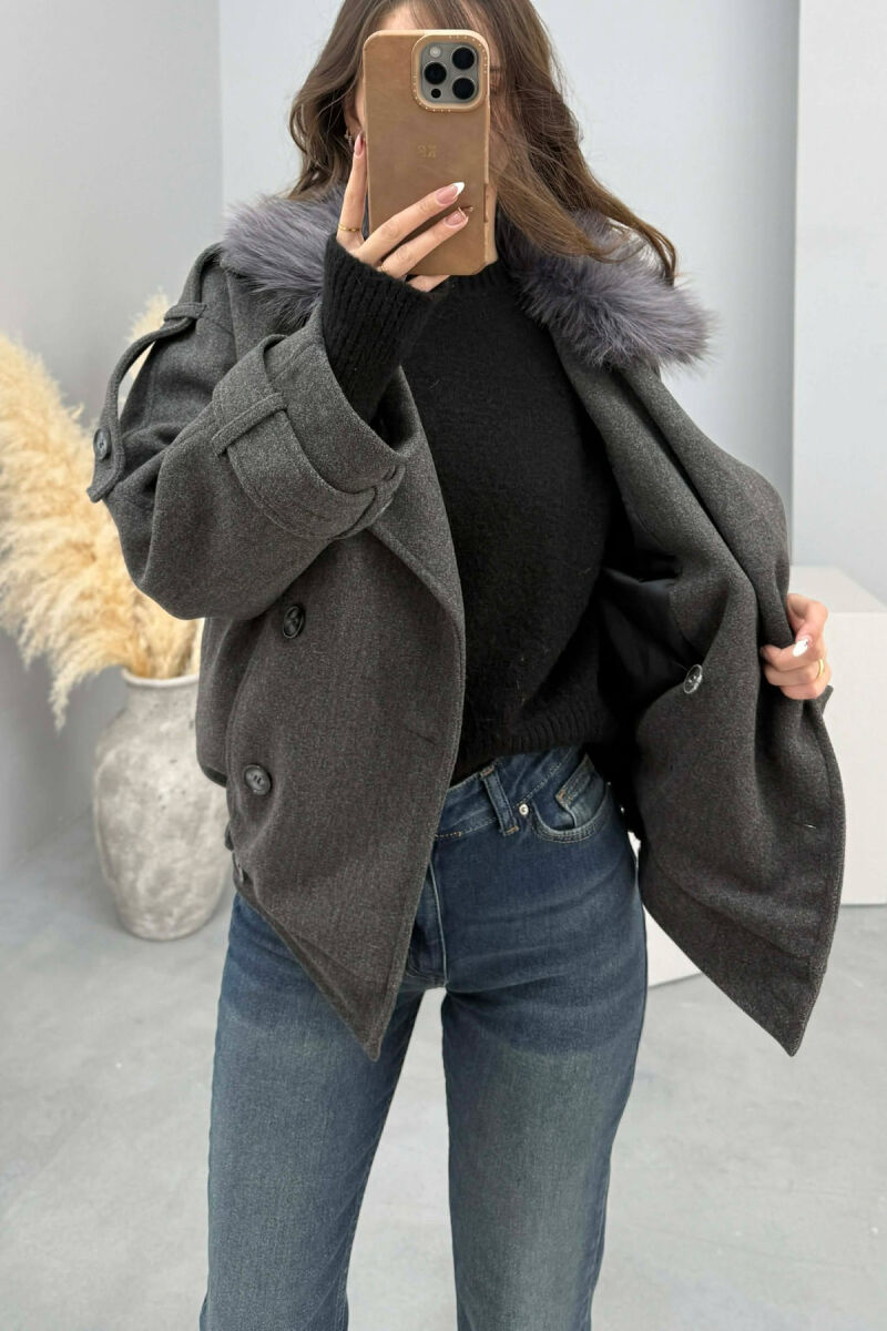 XHAKETE E SHKURTER NJE NGJYRESHE ME GEZOF TE SHKEPUTSHEM PER FEMRA NE NGJYRE GRI TE ERRET - 6