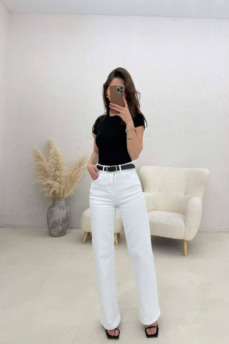 XHINSE ME DETAJIN E RRIPIT PER FEMRA NE NGJYRE TE BARDHE - KLAUDIO FASHION