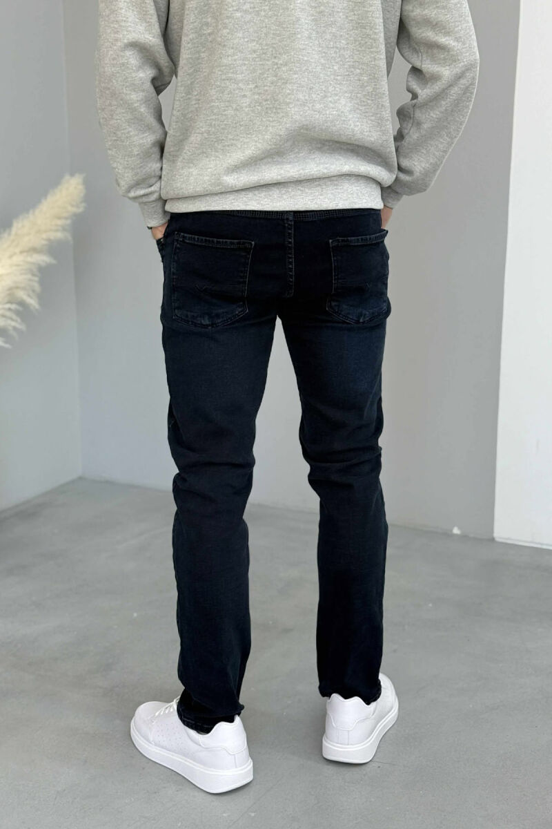 XHINSE NJË NGJYRËSHE ME BUTON TË FSHEHUR PËR MESHKUJ NË NGJYRË BLU TË ERRËT - 4