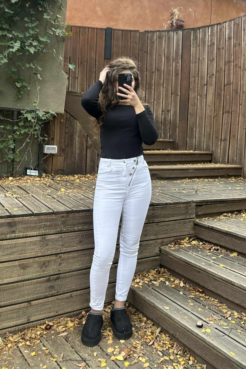 XHINSE TË NGUSHTA PËR FEMRA NË NGJYRËN E BARDHË - 2