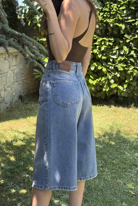 XHINSE TË SHKURTRA NJË NGJYRËSHE PËR FEMRA NË NGJYRËN BLU - 2