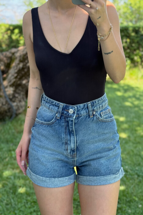 XHINSE TË SHKURTRA TË THJESHTA PËR FEMRA NË NGJYRËN BLU - 4