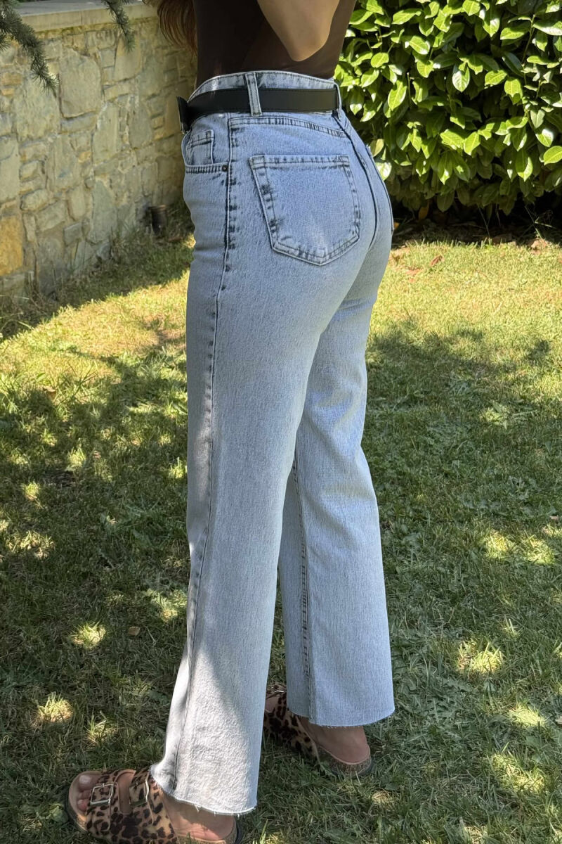 XHINSE TË THJESHTA ME DETAJIN E RRIPIT PËR FEMRA NË NGJYRËN BABY BLUE - 8