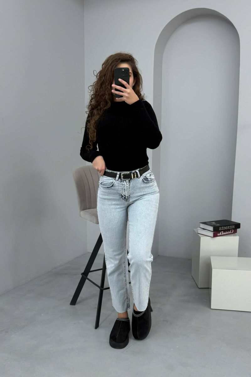 XHINSE TË THJESHTA ME DETAJIN E RRIPIT PËR FEMRA NË NGJYRËN BABY BLUE - 2