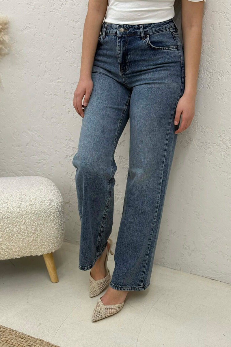 XHINSE TË THJESHTA NJËNGJYRËSHE PËR FEMRA NË NGJYRËN BLU TE ERRET - 2