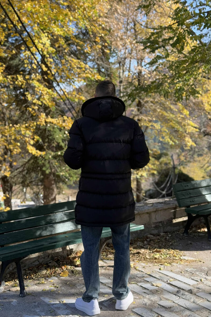 XHUP I GJATË ME KAPUÇ DHE ME DETAJIN E XHEPAVE PËR MESHKUJ NË NGJYRË TË ZEZË - 3