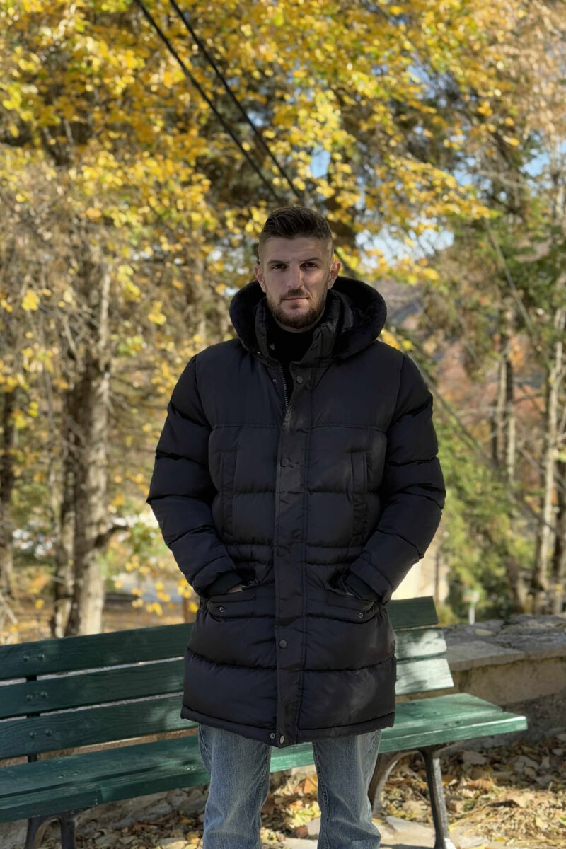 XHUP I GJATË ME KAPUÇ DHE ME DETAJIN E XHEPAVE PËR MESHKUJ NË NGJYRË TË ZEZË - 4