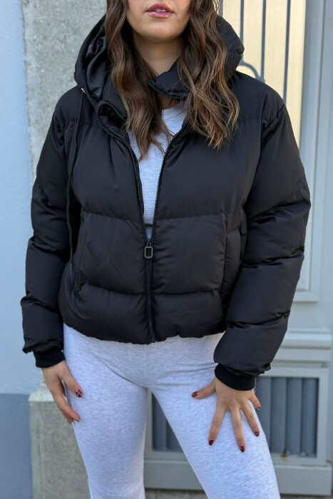 XHUP ME KAPUC PËR FEMRA NË NGJYRËN E ZEZË - 4