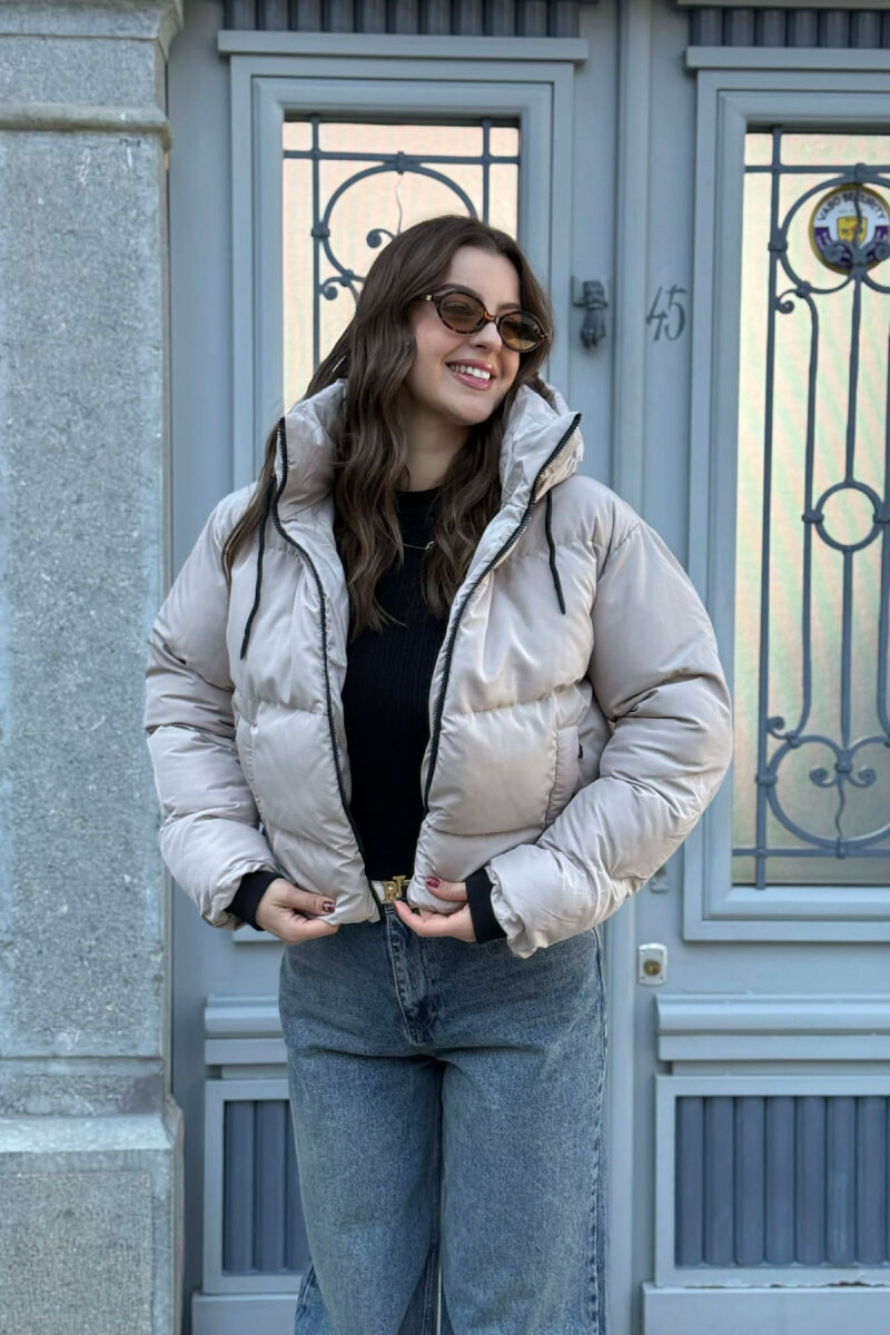 XHUP ME KAPUC PËR FEMRA NË NGJYRËN BEZHË - 2