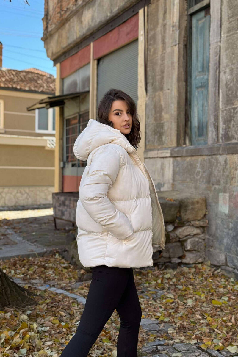 XHUP ME KAPUC PËR FEMRA NË NGJYRËN KREM - 3