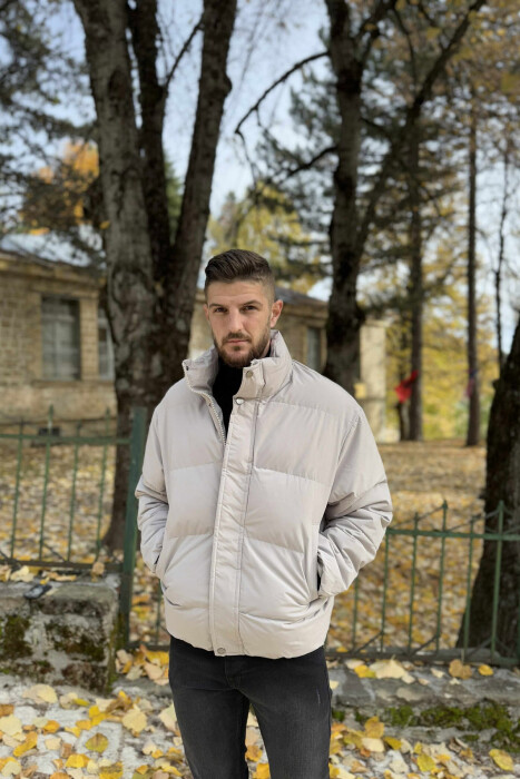 XHUP NJË NGJYRËSH ME BEL TË SHKURTËR PËR MESHKUJ NË NGJYRË GRI TË ZBARDHUR - 3