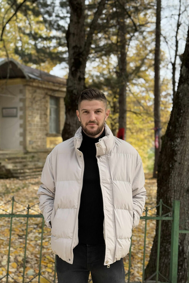 XHUP NJË NGJYRËSH ME BEL TË SHKURTËR PËR MESHKUJ NË NGJYRË GRI TË ZBARDHUR - 5