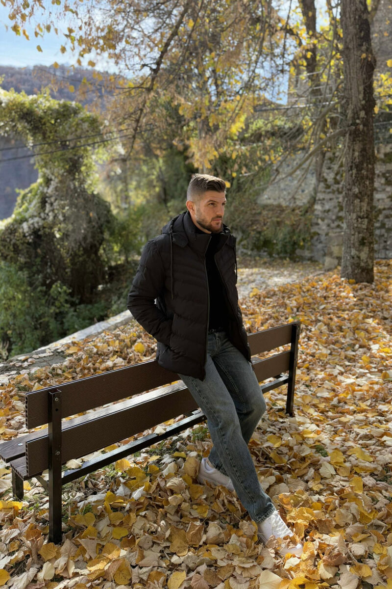 XHUP NJË NGJYRËSH ME PUSH DHE KAPUC PËR MESHKUJ NË NGJYRËN E ZEZË - 4