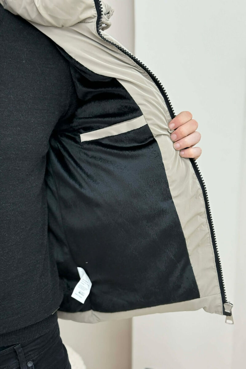 XHUP NJE NGJYRESH ME PUSH PER MESHKUJ NE NGJYRE BEZHE - 4