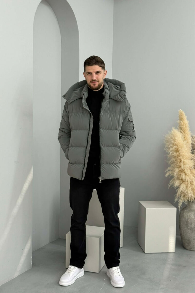 XHUP NJE NGJYRESH ME PUSH PER MESHKUJ NE NGJYRE GRI - 7