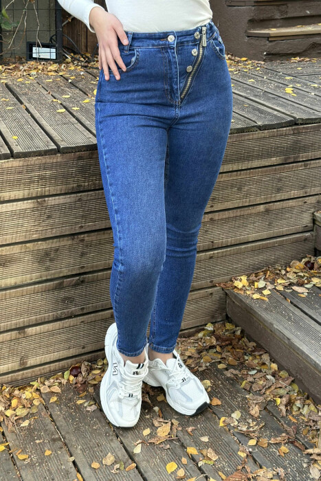 XHINSE TË NGUSHTA PËR FEMRA NË NGJYRËN BLU 